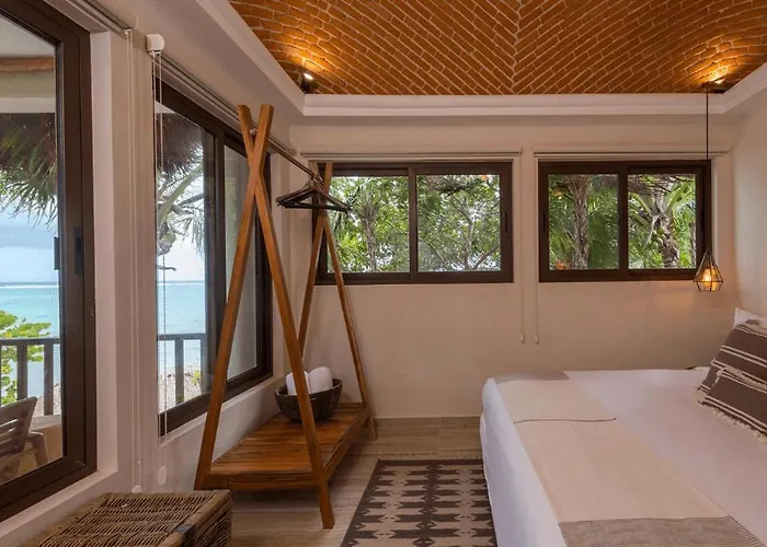 Soliman Bay Beachfront Pousada *